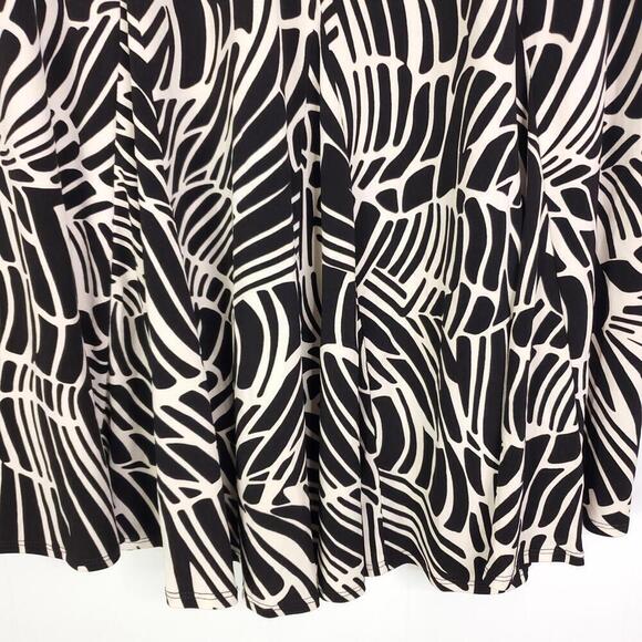 Chicos Skirt Womens XL Size 2 Abstract Exotic Artsy Print Stretchy Pull On - Picture 3 of 8